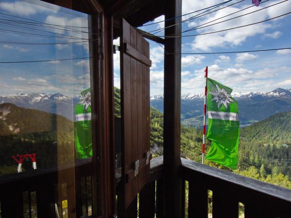 Nicht weniger eindrucksvolle ist der Blick aus dem Zimmerfenster!