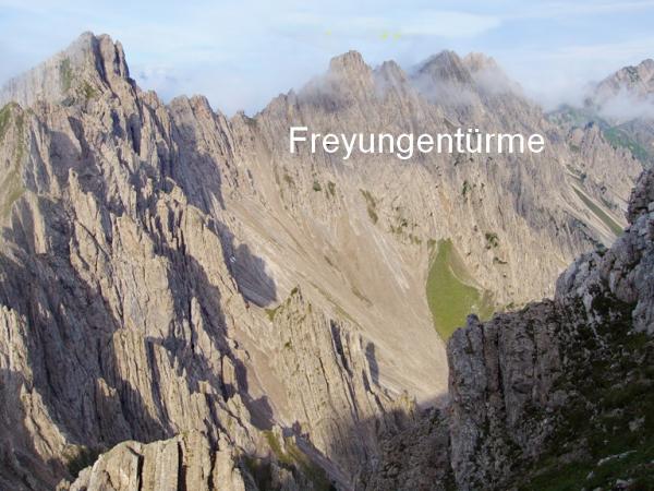 An der Südseite der Fryungen führt der schwierige Höhenweg entlang.