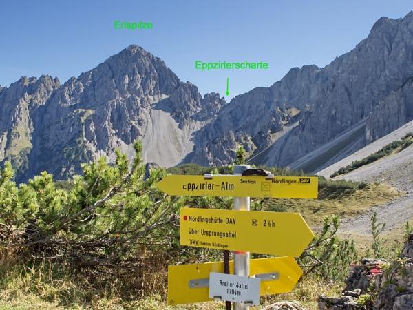 Am langen Sattel mit Blick auf die Eppzirlerscharte! Auf der Nordseite der Freyungentürme verläuft der weit einfachere Weg zwischen Nördlinger Hütte und dem Solsteinhaus.