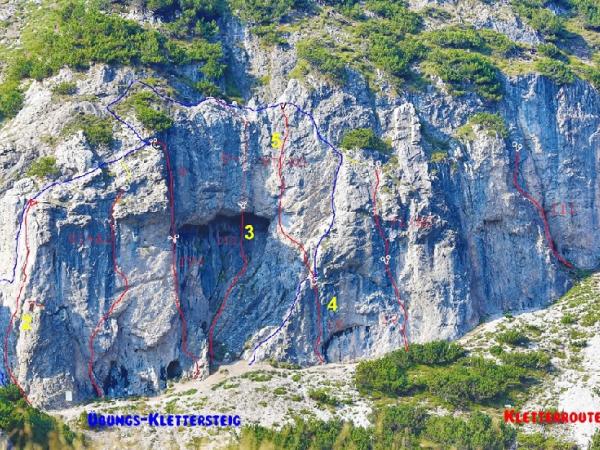 Überprüfte Anlagen: 1 Klettersteig, 2,3,4, überprüfte Kletterrouten! 5 ab dem Stand von 4 ist noch nicht überprüft!!