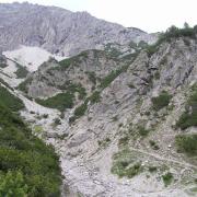 Erlbach mit dem Weg zum Solsteinhaus